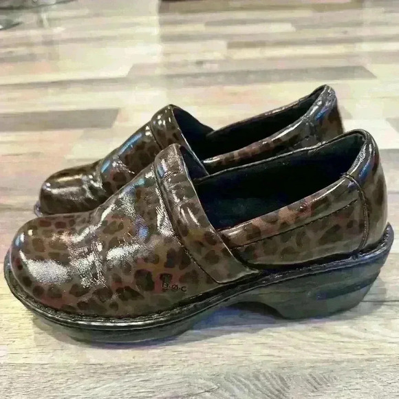 b.o.c. Shoes - Sz. 8 Born B.O.C  Animal Print Leopard Brown Patent Leather Clogs
